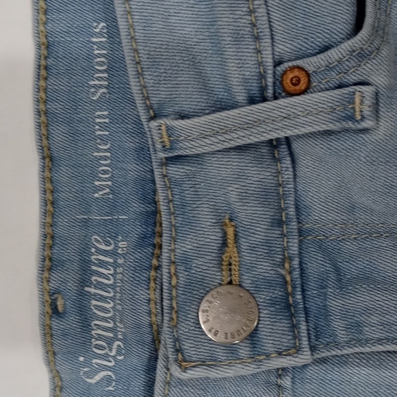 Levi Strauss modern blue jean shorts cut offs size 26 - Picture 2 of 6